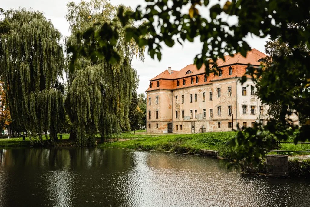 Zespół pałacowo-parkowy w Jerzmanowej